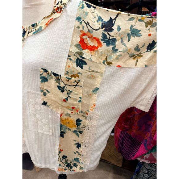 POL - Round Neck Short Sleeve Floral Knit Rib Top - Small - Picture 7 of 9